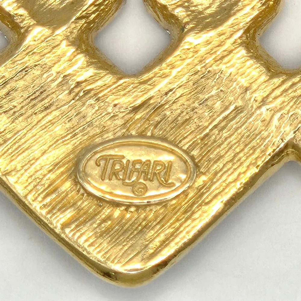 Trifari Vintage Brooch Gold Tone Black Enamel Rhinestone Geometric Pin Art Deco‎